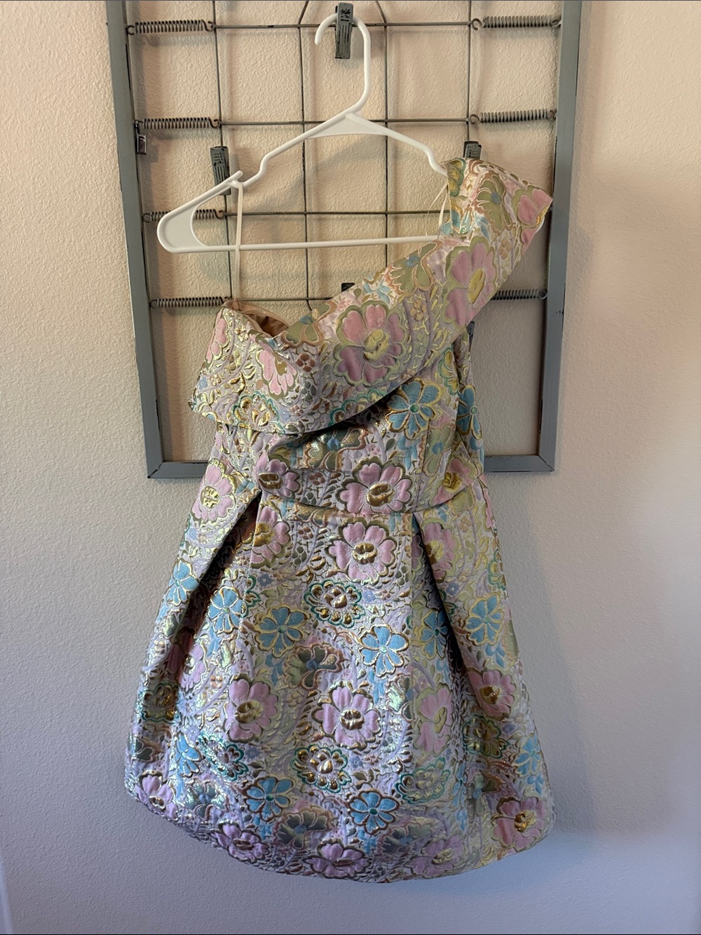 Top shop size 6 One-Shoulder Floral Jacquard Dress in Pastel Pink and Blue